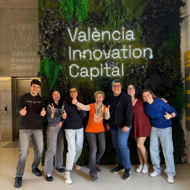 En DAW no paramos ni en Pascua 🐣.
✨Seguimos con nuestra mentorización de jóvenes creadoras en el proyecto Technovation Girls.¡Ya estamos en la recta final!
📱 Programar, compartir, aprender… ¡y seguir soñando en grande!
#TechnovationGirlsCV #VocacionesSTEM #CIPFPMislata #DAW #Talentgrowthmbp